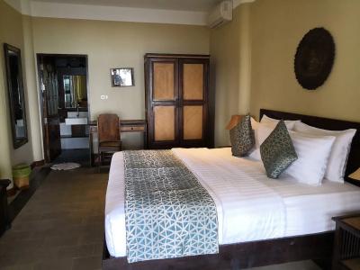 Beyond The Blue Horizon Villa Resort - 3