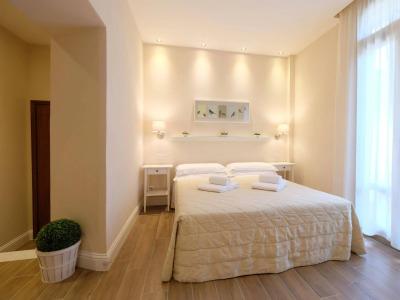 Ungherese Small Luxury - 5