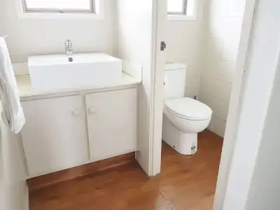 Middlemore Motel - 7