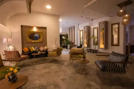 Dellarosa Boutique and Spa - 17