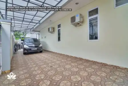 OYO Life 2392 Ruang Keluarga Jo Duri Kosambi - 0