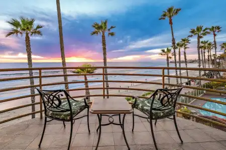 Pacific Terrace - 149