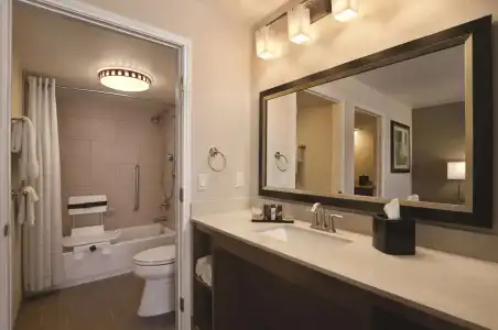 Embassy Suites Corpus Christi - 9