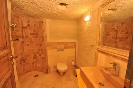 Kayatas Cave Suites - 35