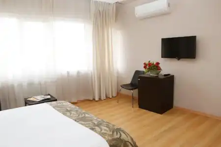 Cihan Palas - 28