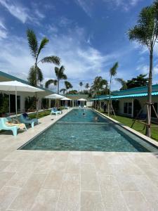 Le Petit Saint Tropez - 11