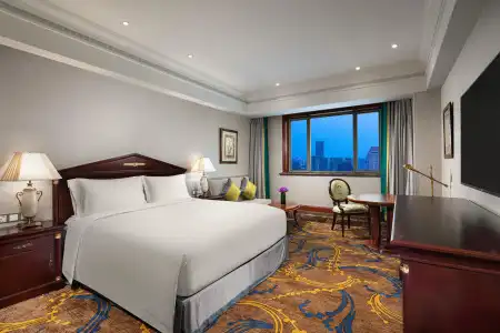 Crowne Plaza Shanghai Nanjing Road by IHG - 3