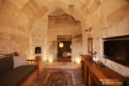 Sarnich Cave Suites - 12