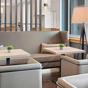 Newton Heilbronn - 37