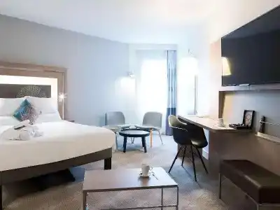Novotel Chateau De Versailles - 40