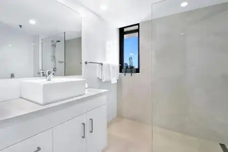 Surfers Century Oceanside Apartments - 131