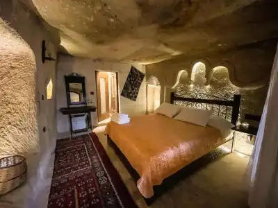 Takunya Cave - 14