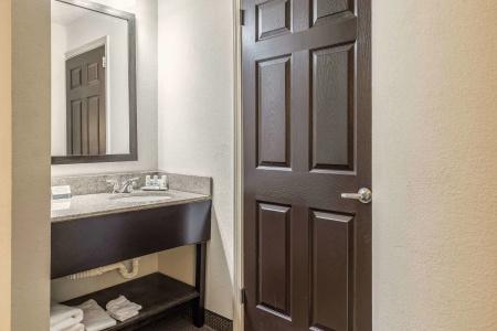 Quality Inn Memphis - 42