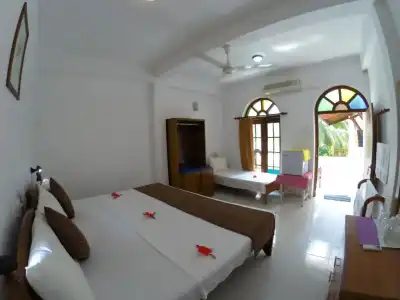 Royal Beach Hikkaduwa - 10