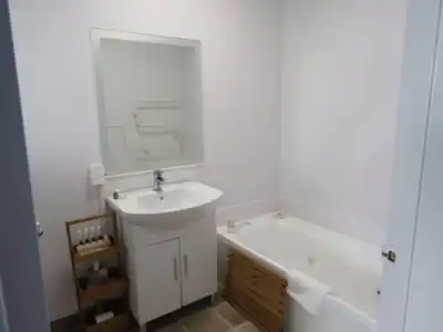 Pohutu Lodge Motel - 8