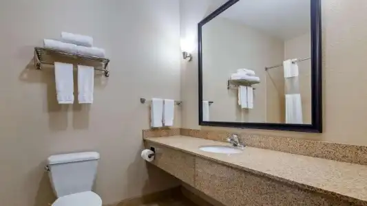 Best Western Plus Eastgate Inn & Suites - 47