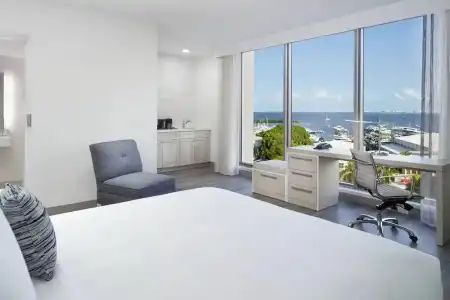 Courtyard by Marriott Miami Coconut Grove - 56