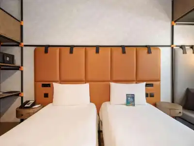 Ibis One Central - 63