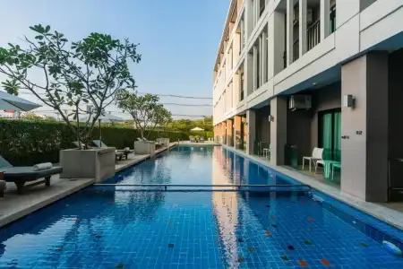 J Residence - 102