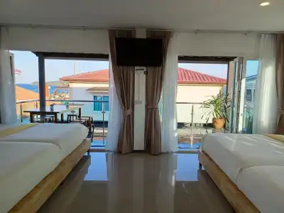 At Koh Larn Resort - 168