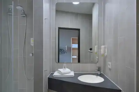 B&B Düsseldorf-Airport - 27