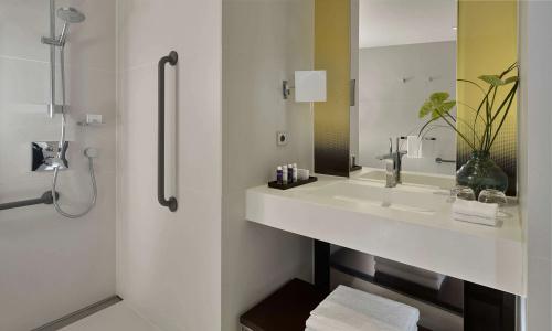 art'otel Amsterdam, powered by Radissons - 11
