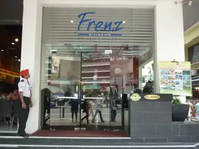 OYO 121 Frenz - 25