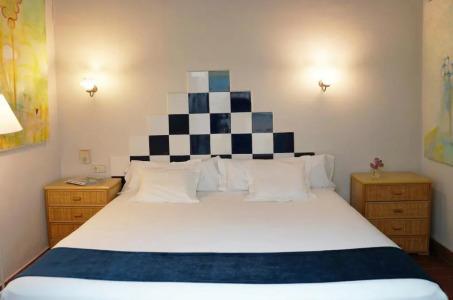 Medium Romantic - 35