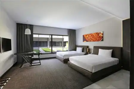 S Ratchada Bangkok - 6