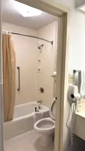 Executive Inn - 6