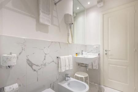 Ungherese Small Luxury - 107