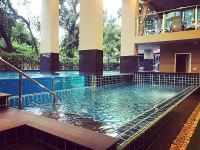 The Lux Ladprao 10 - 10
