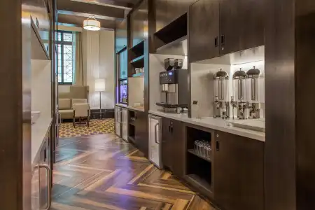 Hilton New Orleans/St. Charles Avenue - 17
