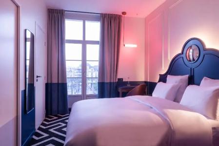 Hôtel de l'Europe, Tours - 18