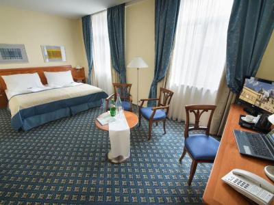Ramada by Wyndham Prague City Centre - 23
