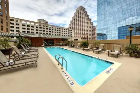 Hampton Inn & Suites Austin Downtown - 20