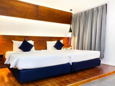 Pacific, Phnom Penh - 2