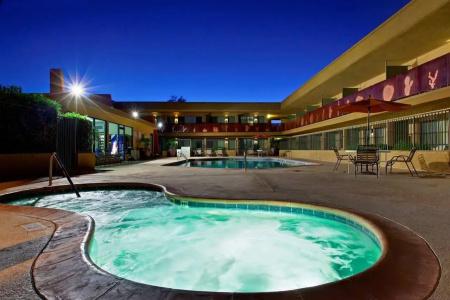 Royal Sun & Suites - 16