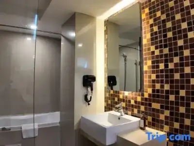 iCheck inn Residences Sukhumvit 20 - 87