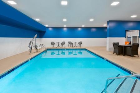 Hampton Inn Charlotte-Uptown - 14