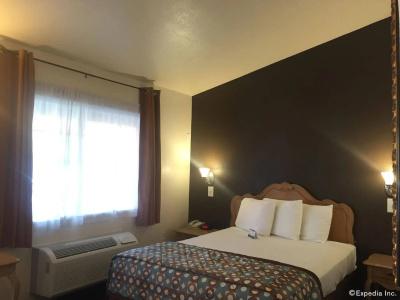 Anaheim Discovery Inn & Suites - 6
