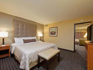 Best Western Plus Scottsdale Thunderbird Suites - 63
