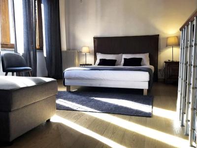 Giuturna Boutique - 5
