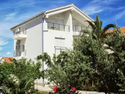Refresh Boutique Apartments - 207