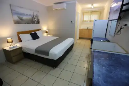 Tropic Coast Motel - 164