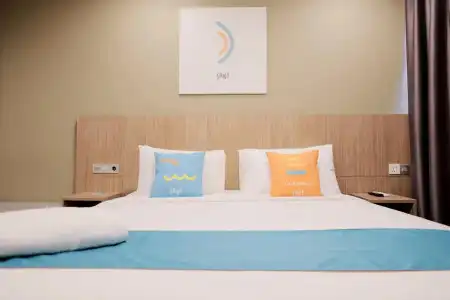 RedDoorz Premium near CBD Puri Indah - 3