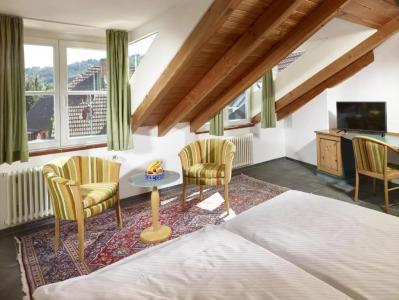 & Restaurant Burgschänke - 46