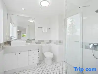 Crystal Bay on the Broadwater - 85