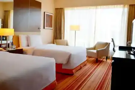 Courtyard by Marriott Mumbai International Airport - 4