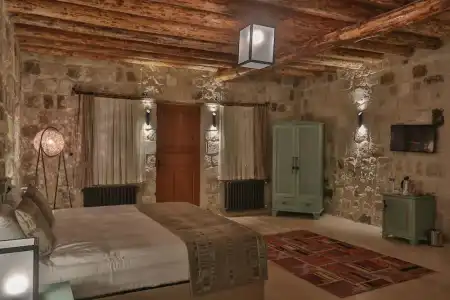 Acropolis Cave Suite - 53